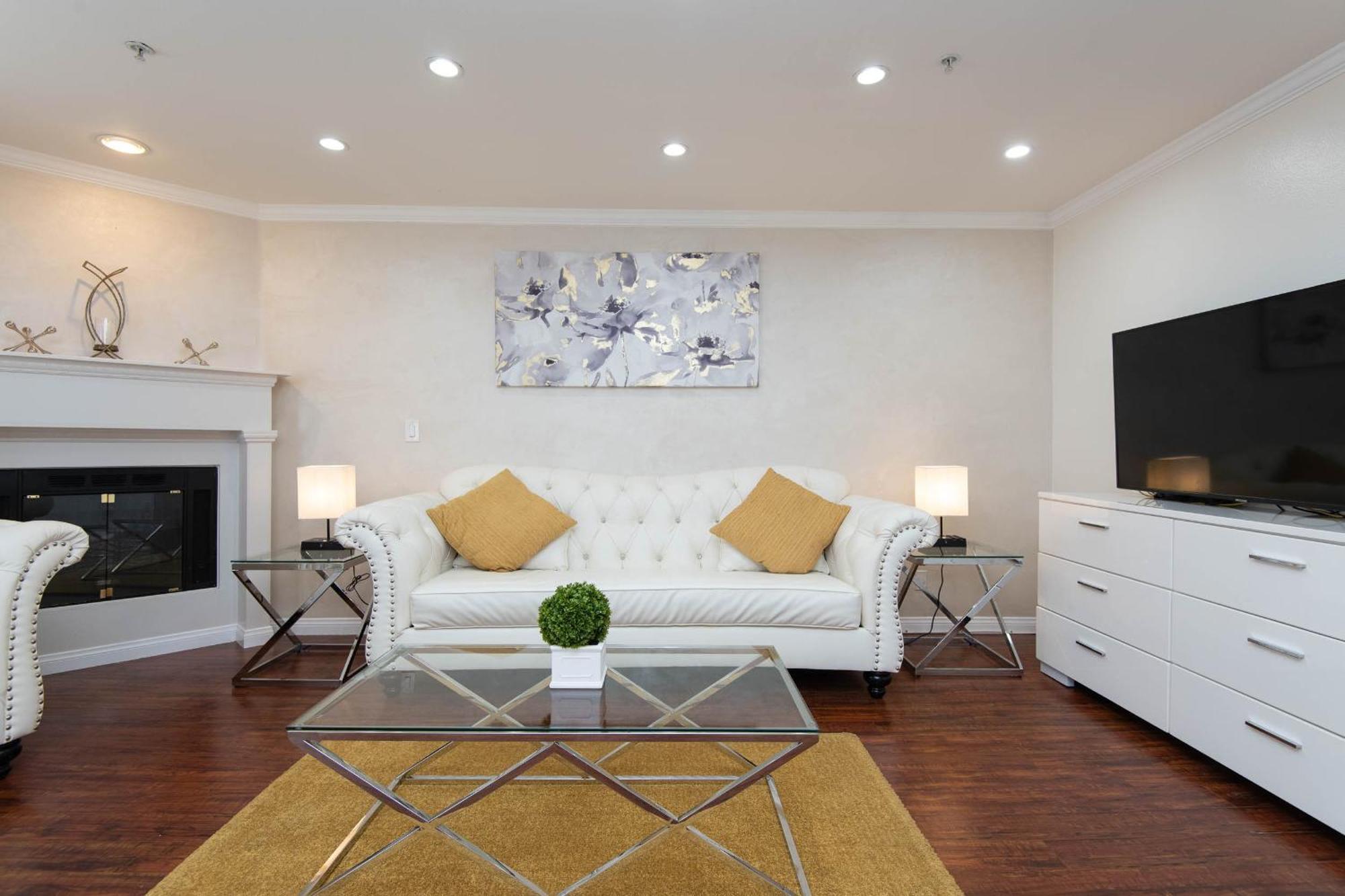 Spacious 2Br/2.5Ba + Game Room Glendale Exteriér fotografie